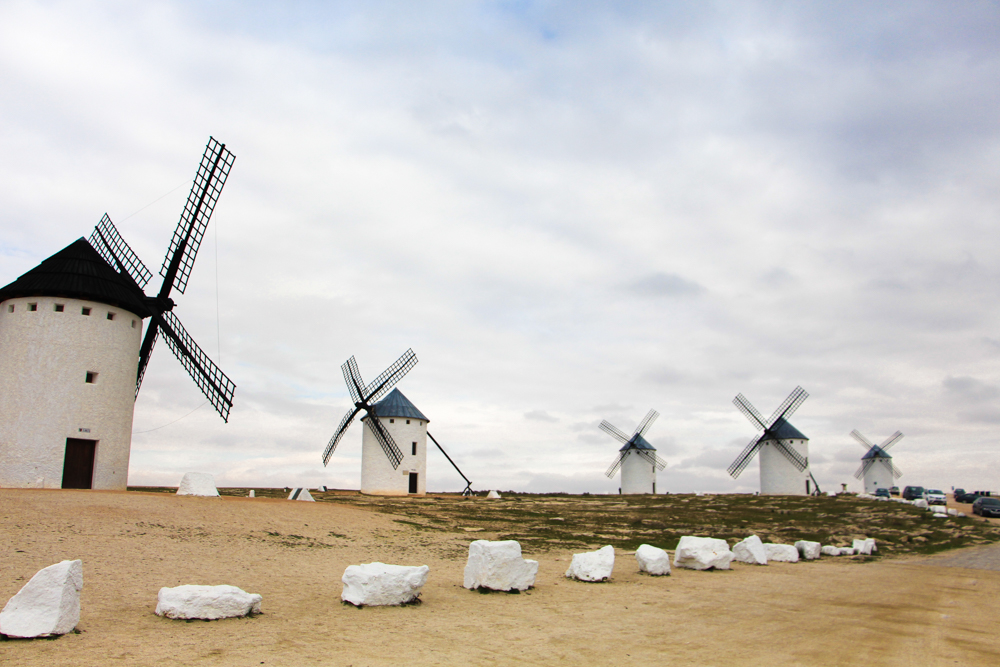 Moinho De Vento Medieval De Don Quixote No La Mancha De Castilla